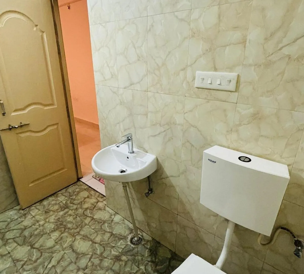 Spacious 2Bhk Kashi Vishwanth Perfect For Families Varanasi